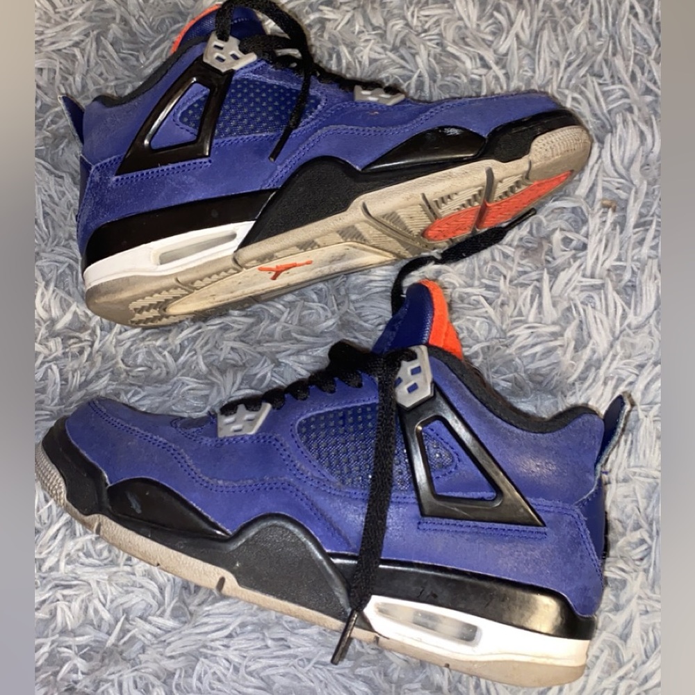 ROYAL BLUE WINTERIZED JORDAN 4